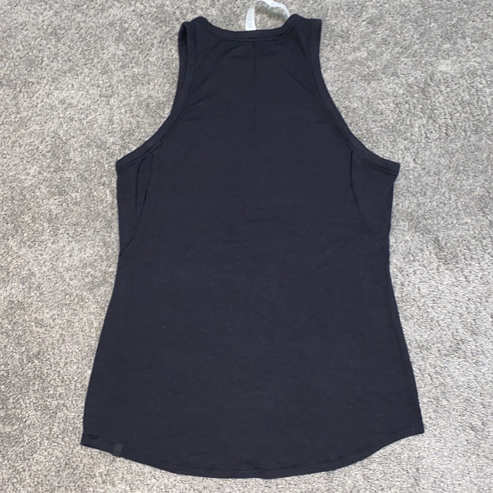 Lululemon tank - Picture 4 of 5